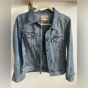 Madewell Classic Jean Jacket in Medford Wash